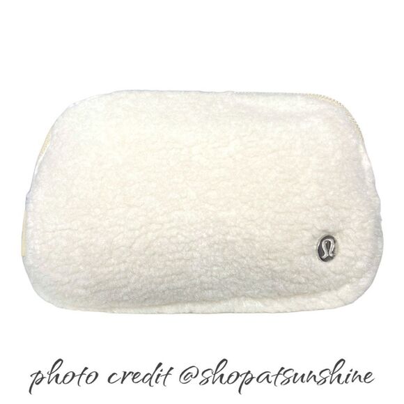 Lululemon Everywhere Belt Bag Fleece 1L NWT Natural Ivory Silver Hardware NEW - Picture 11 of 12